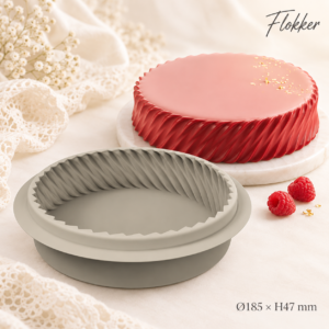 Silikoonist tordivorm DRESS Ø185 × H47 mm ja keerdvoldilise servaga valmis tort