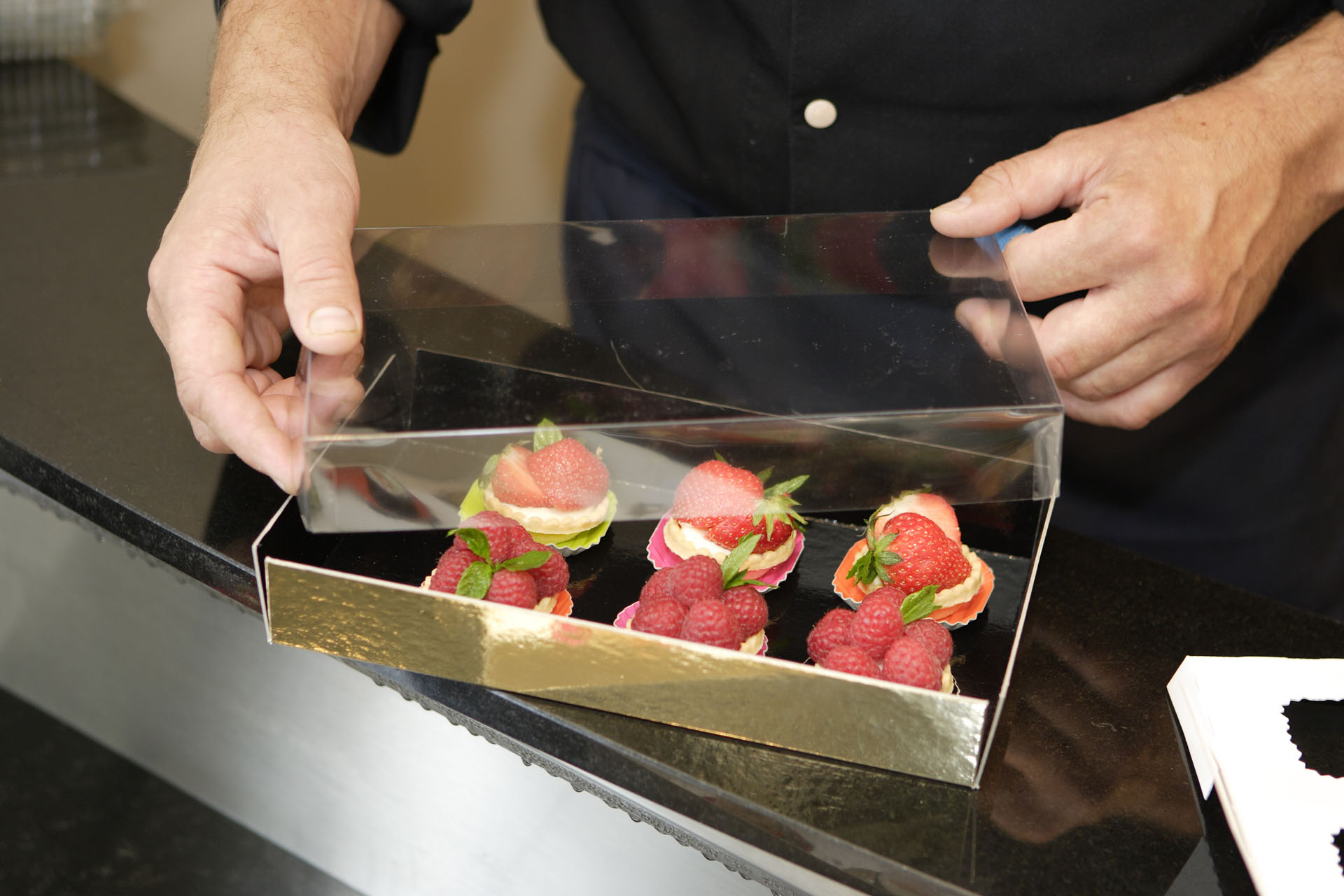 Kommikarp Luxbox GoldPet 325 g - Image 2